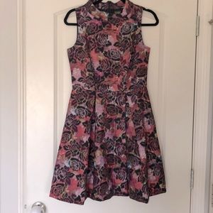 Mock neck, sleeveless Dress